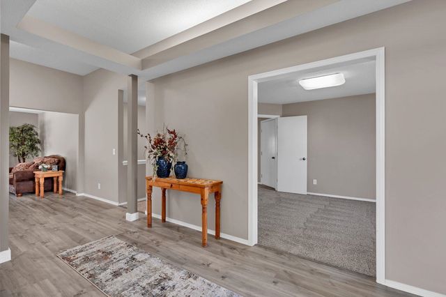 2613 N Beacon Hill Ct, Wichita, KS 67220