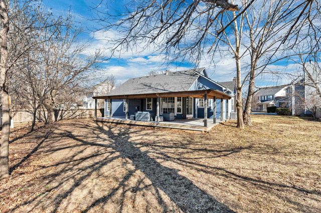 2613 N Beacon Hill Ct, Wichita, KS 67220