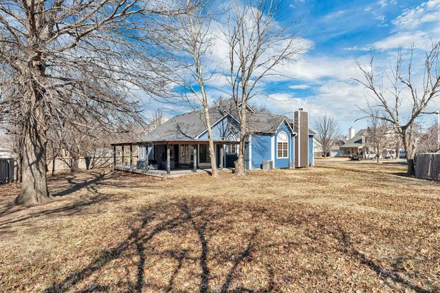 2613 N Beacon Hill Ct, Wichita, KS 67220