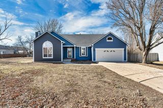2613 N Beacon Hill Ct, Wichita, KS 67220