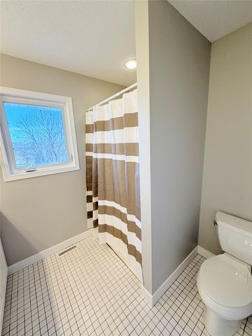 4458 Ashley Park Drive, West Des Moines, IA 50265