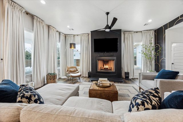 702 Poe CIR, Pflugerville, TX 78660