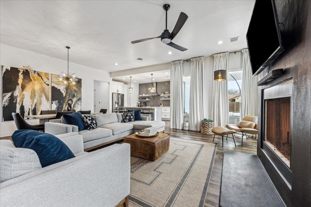 702 Poe CIR, Pflugerville, TX 78660