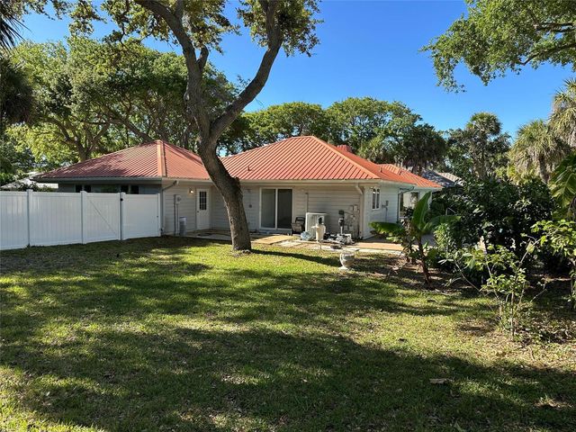 1200 Poitras Drive, Vero Beach, FL 32963