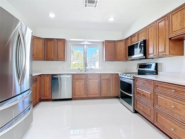 1200 Poitras Drive, Vero Beach, FL 32963