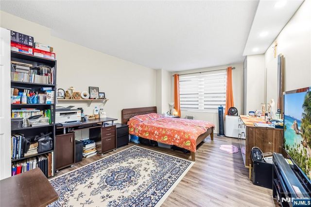 555 North Avenue 6N, Fort Lee, NJ 07024