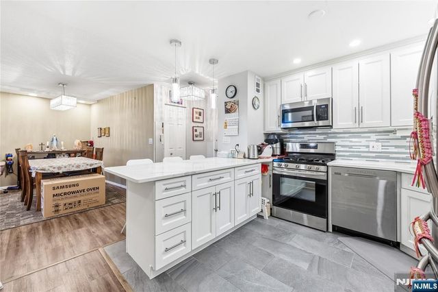 555 North Avenue 6N, Fort Lee, NJ 07024