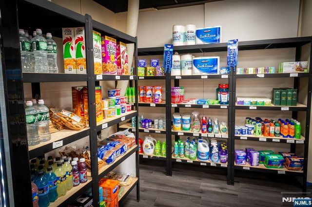 555 North Avenue 6N, Fort Lee, NJ 07024