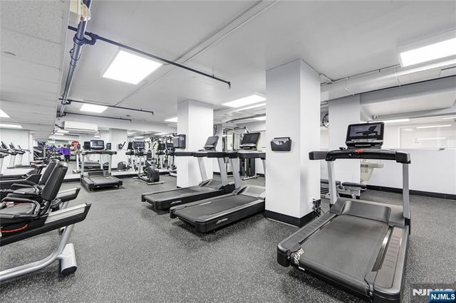 555 North Avenue 6N, Fort Lee, NJ 07024
