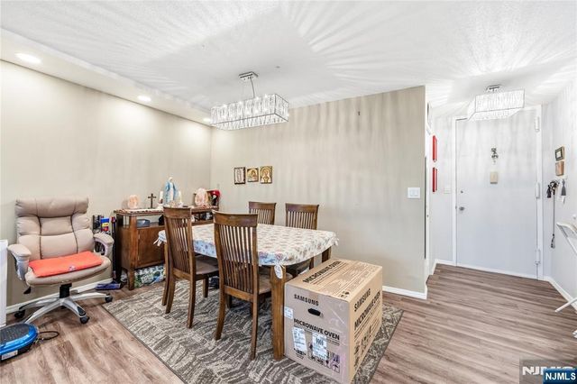 555 North Avenue 6N, Fort Lee, NJ 07024