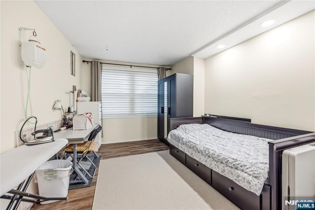 555 North Avenue 6N, Fort Lee, NJ 07024