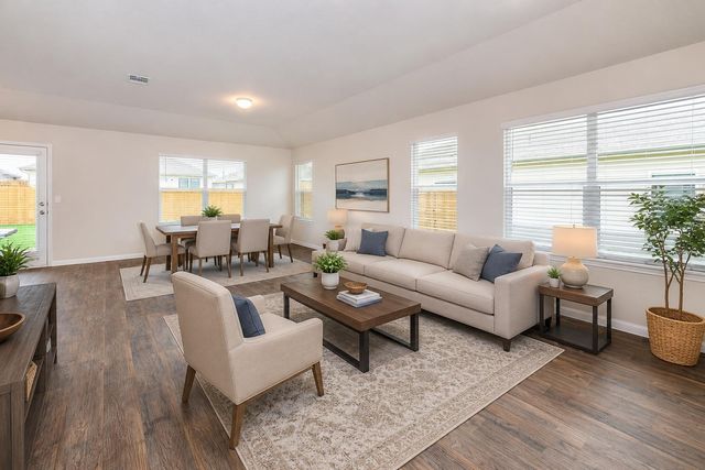 112 Stellamar DR, Hutto, TX 78634