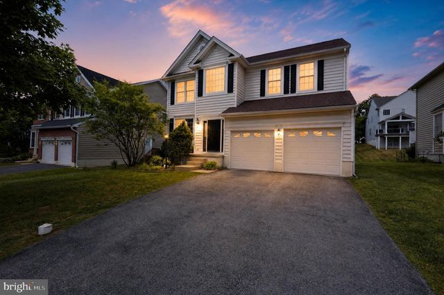 1203 DENTON DR, Chester Springs, PA 19425