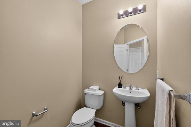 1203 DENTON DR, Chester Springs, PA 19425
