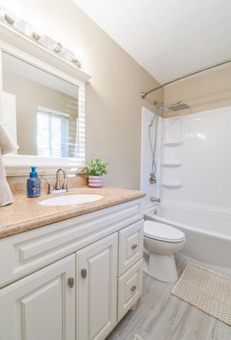 513 Catalpa, Angleton, TX 77515