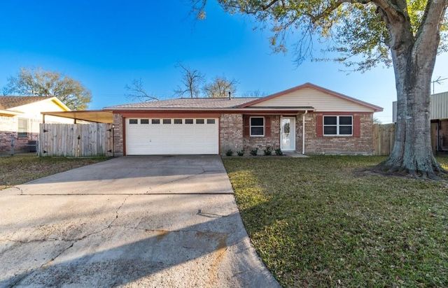 513 Catalpa, Angleton, TX 77515