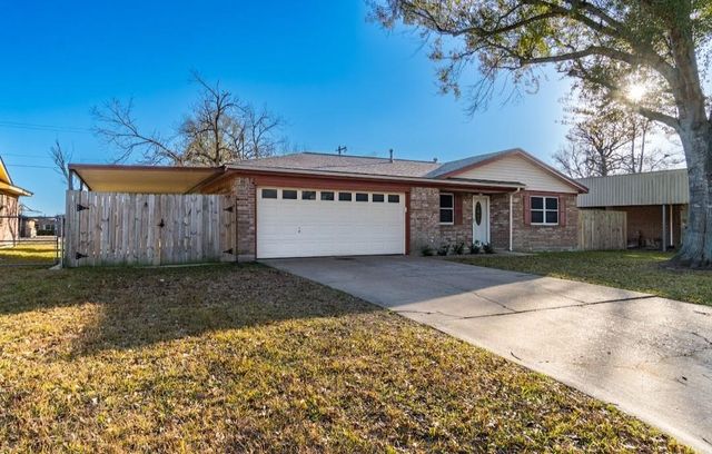 513 Catalpa, Angleton, TX 77515