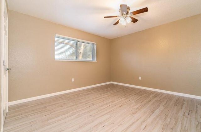 513 Catalpa, Angleton, TX 77515