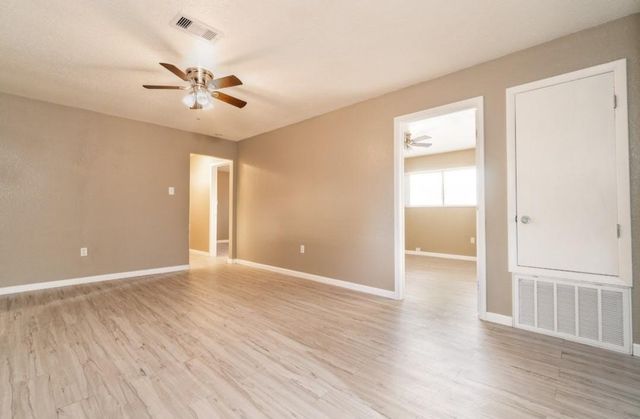 513 Catalpa, Angleton, TX 77515