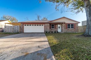 513 Catalpa, Angleton, TX 77515