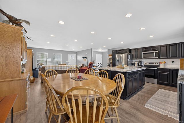 686 E Jessica Street, Ellettsville, IN 47429