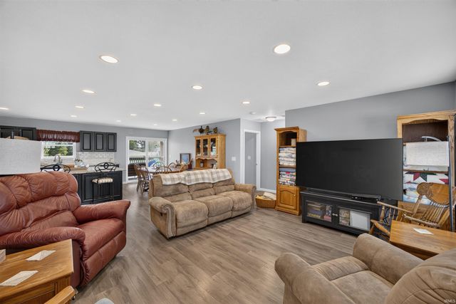 686 E Jessica Street, Ellettsville, IN 47429
