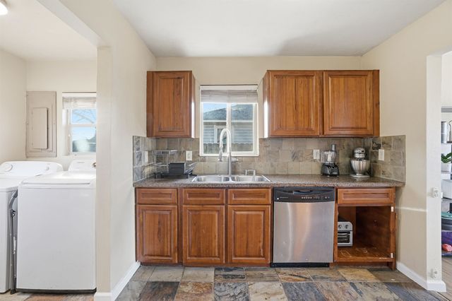 1124 E Garland Ave, Spokane, WA 99207