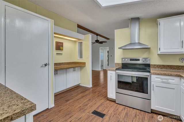 9813 189th Street E, Puyallup, WA 98375