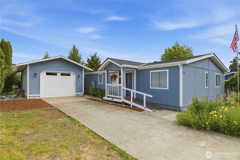 9813 189th Street E, Puyallup, WA 98375