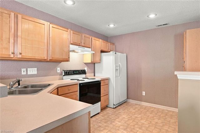 5038 Bartholomews Lane, Greensboro, NC 27407