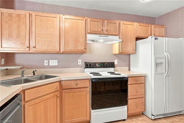 5038 Bartholomews Lane, Greensboro, NC 27407