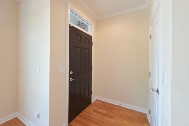2810 S Grove Street, Chicago, IL 60608
