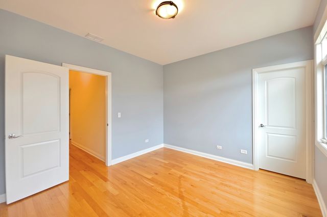 2810 S Grove Street, Chicago, IL 60608