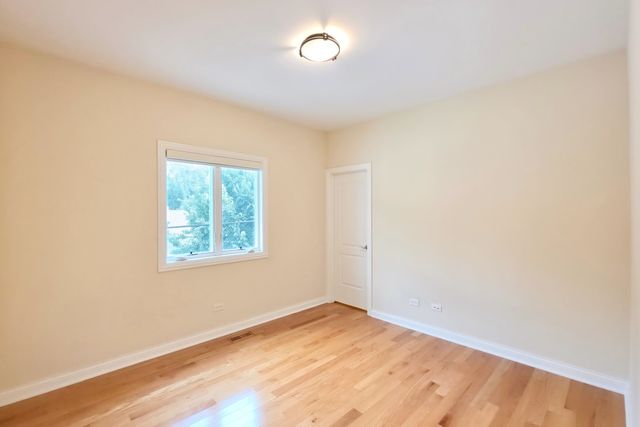 2810 S Grove Street, Chicago, IL 60608