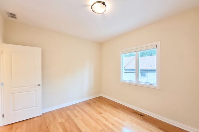 2810 S Grove Street, Chicago, IL 60608