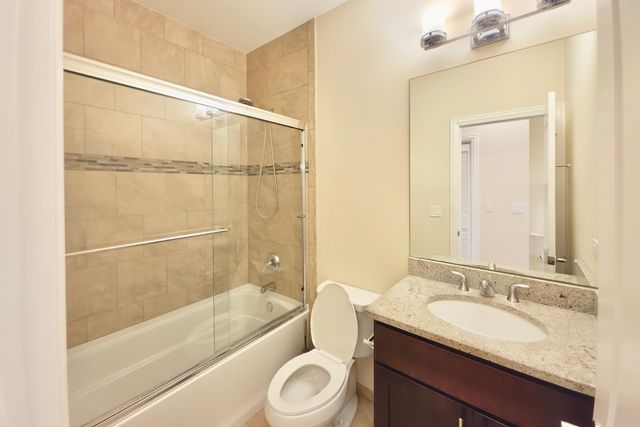 2810 S Grove Street, Chicago, IL 60608