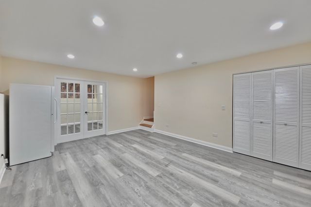 2810 S Grove Street, Chicago, IL 60608