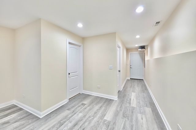 2810 S Grove Street, Chicago, IL 60608