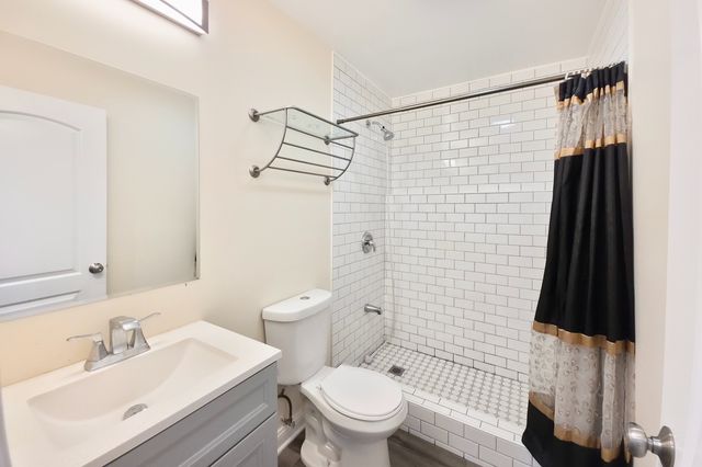 2810 S Grove Street, Chicago, IL 60608