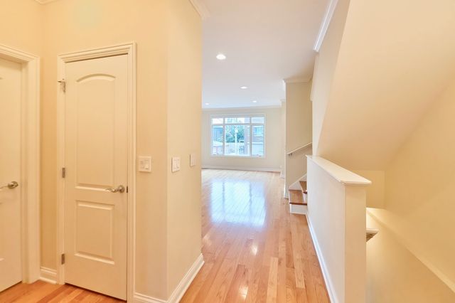 2810 S Grove Street, Chicago, IL 60608