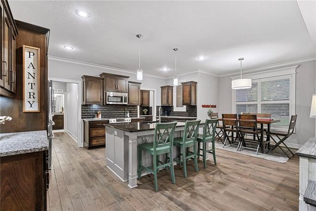 11398 S Longview Road, Olathe, KS 66061