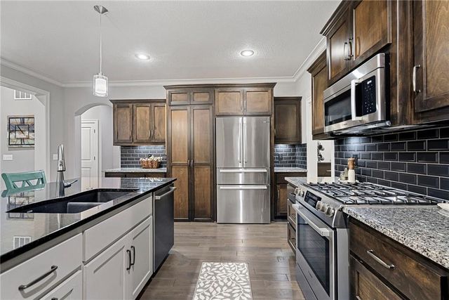 11398 S Longview Road, Olathe, KS 66061