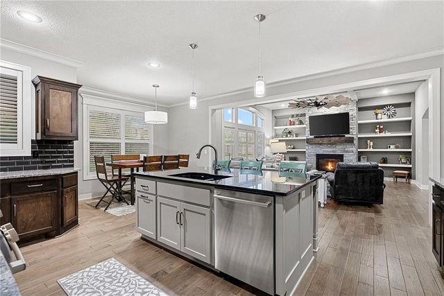 11398 S Longview Road, Olathe, KS 66061