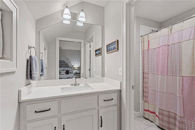 11398 S Longview Road, Olathe, KS 66061