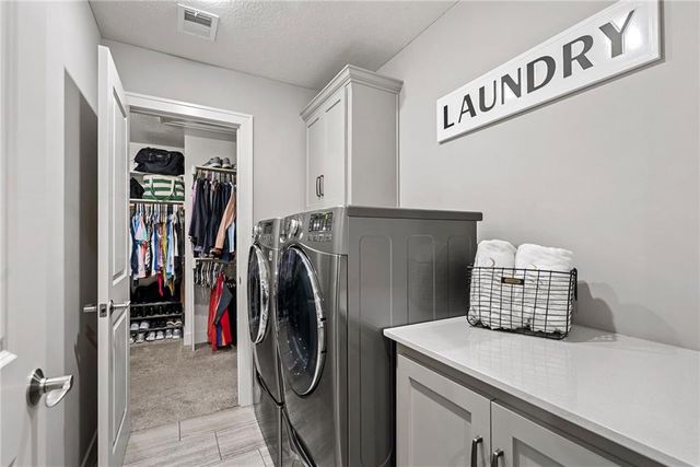 11398 S Longview Road, Olathe, KS 66061