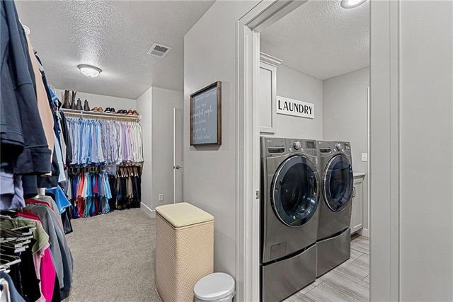 11398 S Longview Road, Olathe, KS 66061