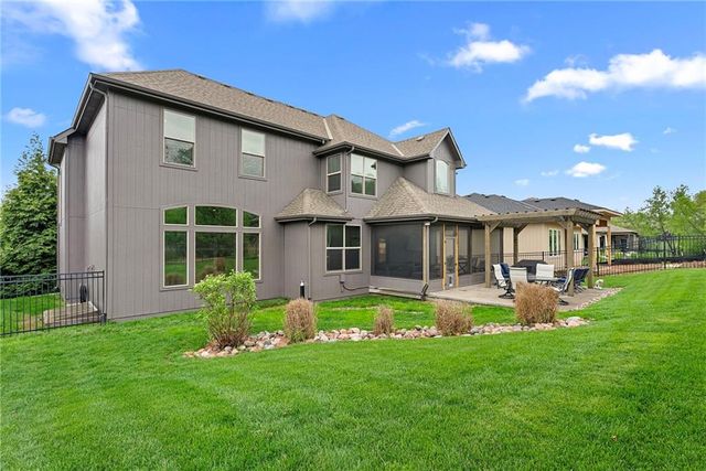 11398 S Longview Road, Olathe, KS 66061