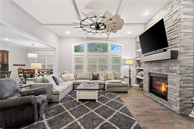 11398 S Longview Road, Olathe, KS 66061