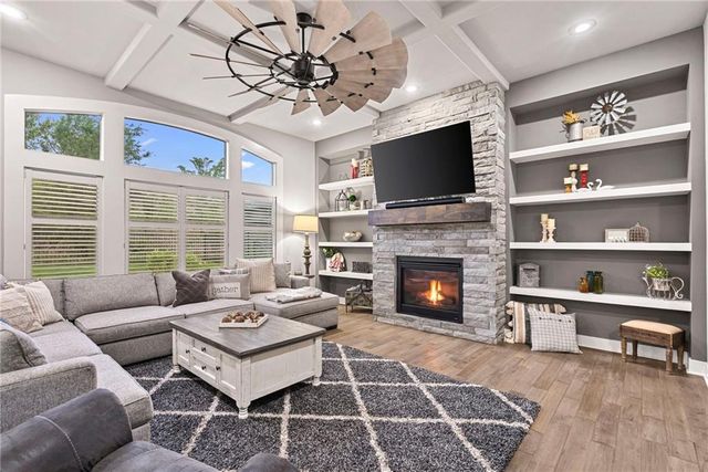 11398 S Longview Road, Olathe, KS 66061