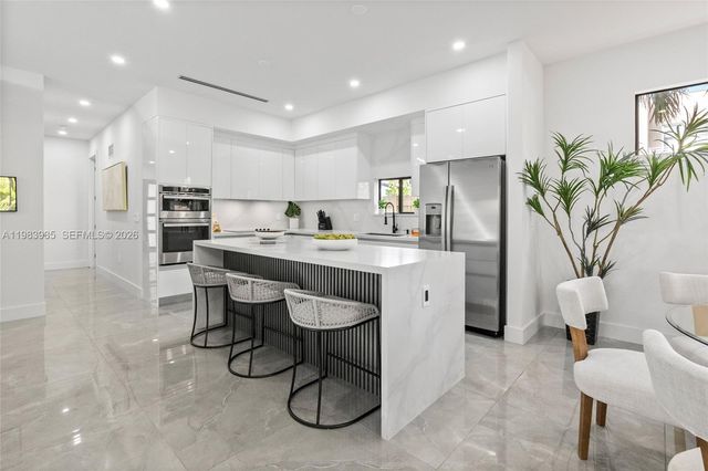 325 SW 16th St B, Fort Lauderdale, FL 33315